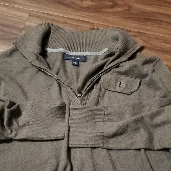Banana Republic Men's Zip-Up Sweater - Picture 3 of 4
